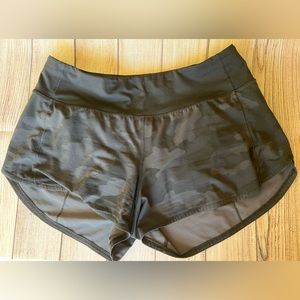 Lululemon Speed Up Shorts Mid Rise Shorts Size 8 Tall